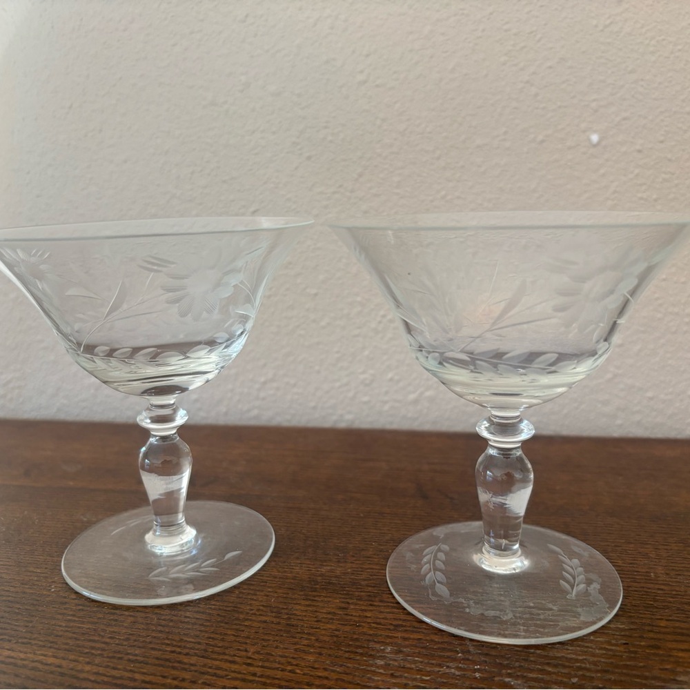 1930-1950s Clear Glass Etched Wine Glasses Set - Picture 3 of 9